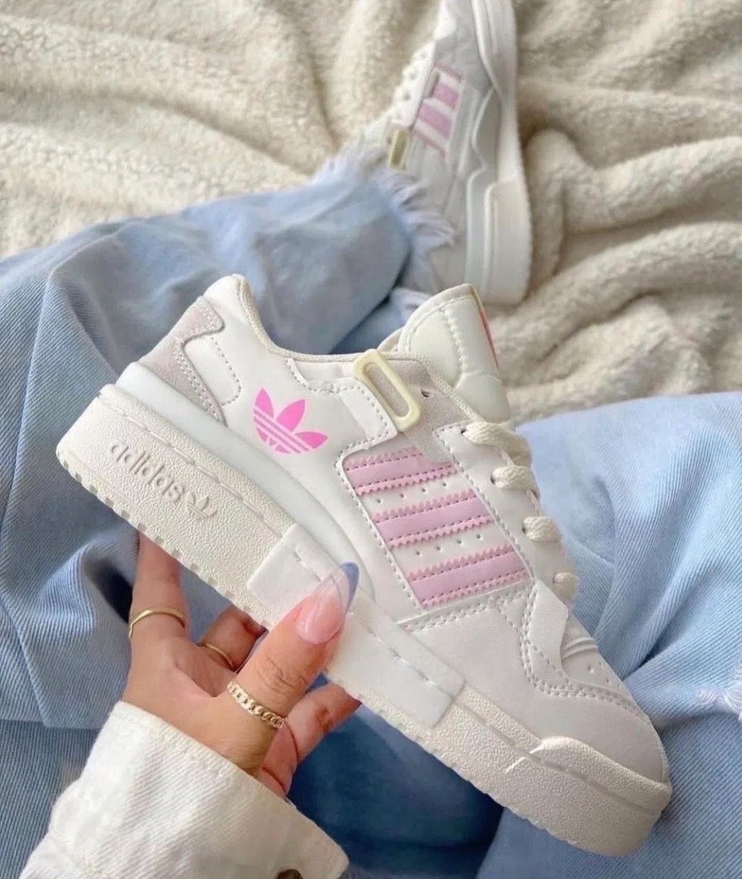женские кроссовки adidas,кроссовки adidas,,adidas nmd r1 женские,женские кроссовки