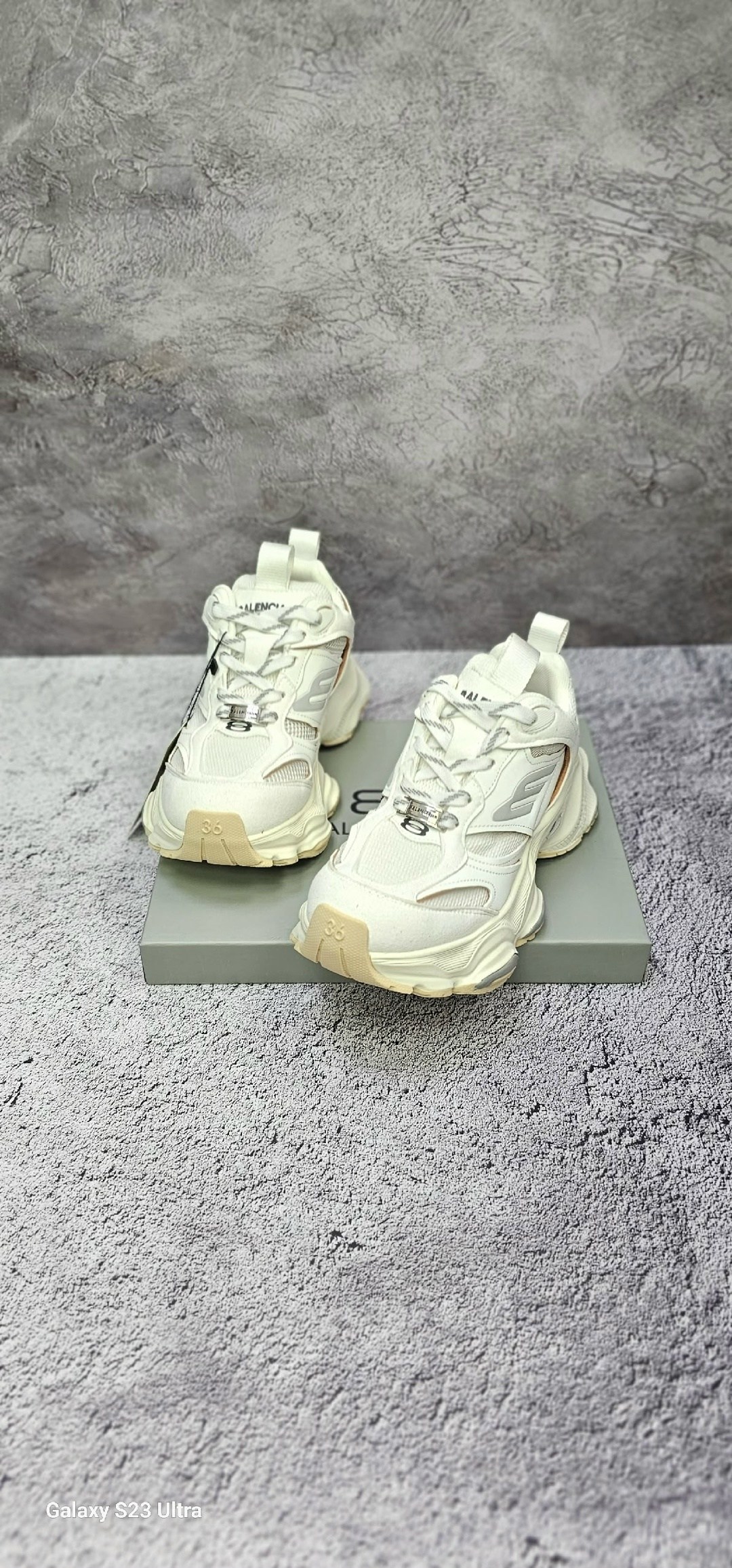 кроссовки balenciaga женские,кроссовки balenciaga,кроссовки balenciaga на шнуровке,balenciaga кроссовки track,кроссовки баленсиага женские
