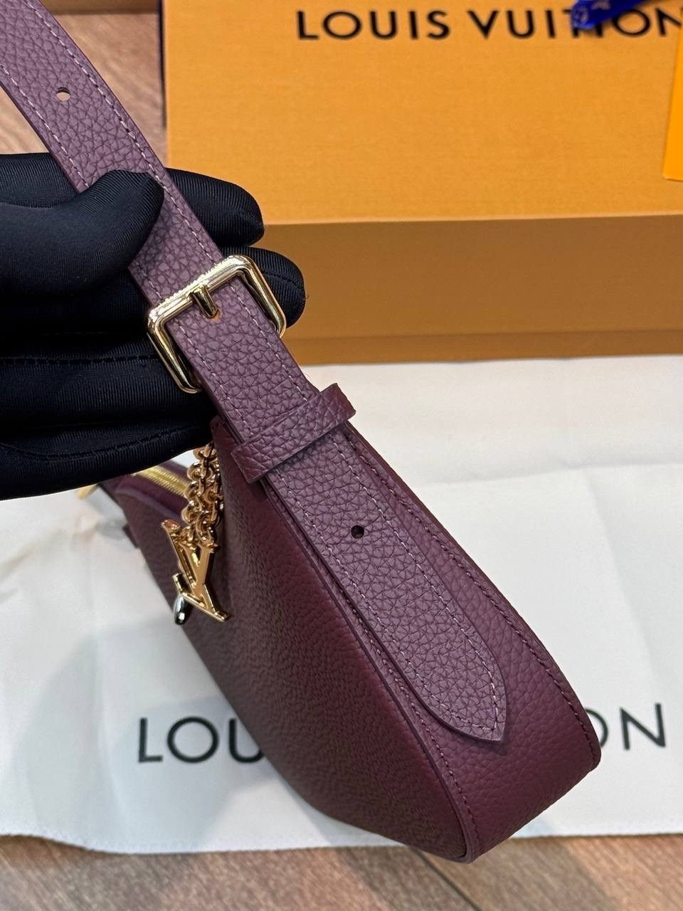 louis vuitton сумка на плечо,louis vuitton сумка,сумка женская louis vuitton,louis vuitton сумка багет,сумка через плечо louis vuitton