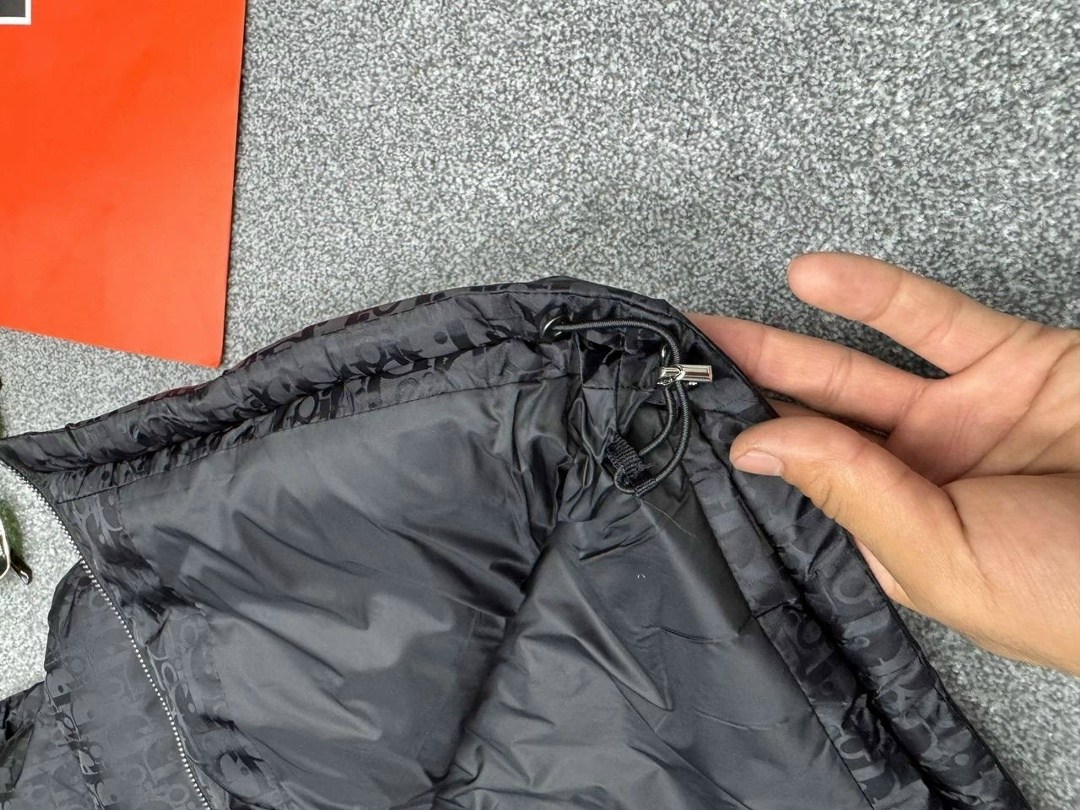 жилетка мужская,жилетка армани мужская,жилеты,жилетка,жилетка moncler