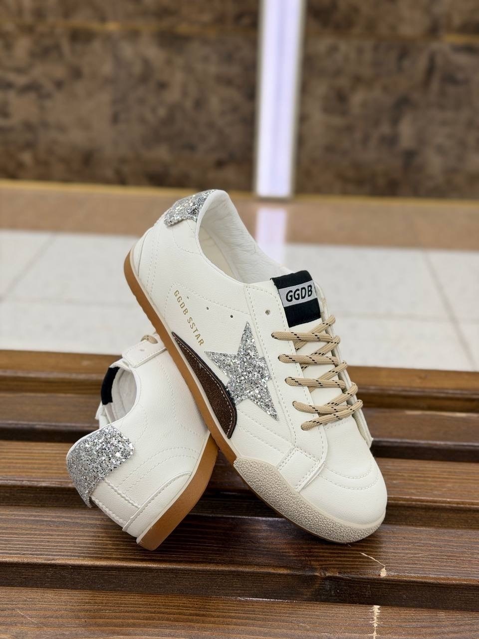 ,golden goose кеды super-star с блестками белый,golden goose super star,кеды golden goose,кроссовки golden goose