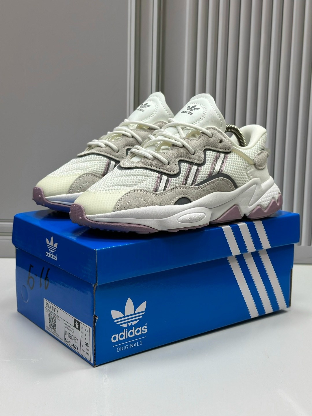 женские кроссовки adidas ozweego,освиго адидас кроссовки женские,кроссовки adidas ozweego,кроссовки adidas,adidas originals ozweego