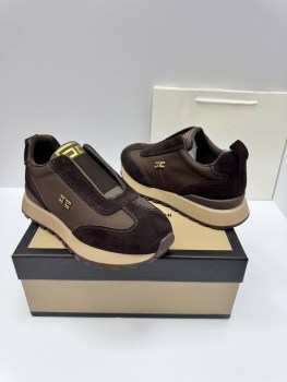 Кроссовки
