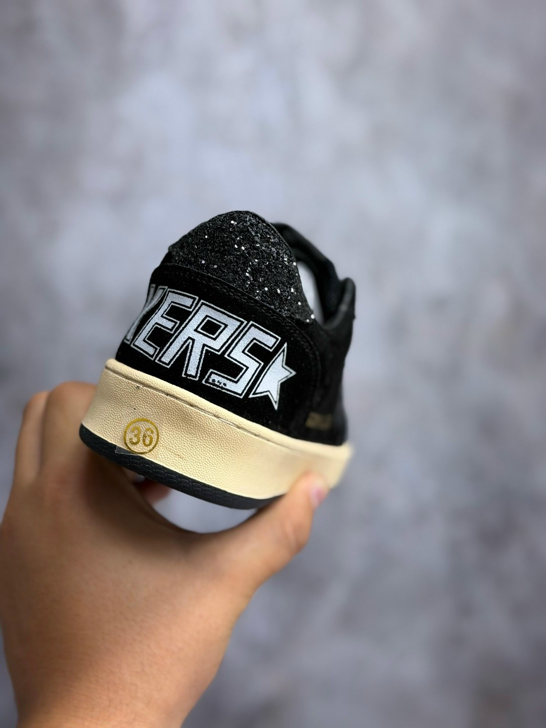 кроссовки golden goose,golden goose кеды,golden goose чёрные женские замшевые кеды hi star,,golden goose замшевые кеды hi star цвет чёрный