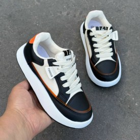 Кроссовки