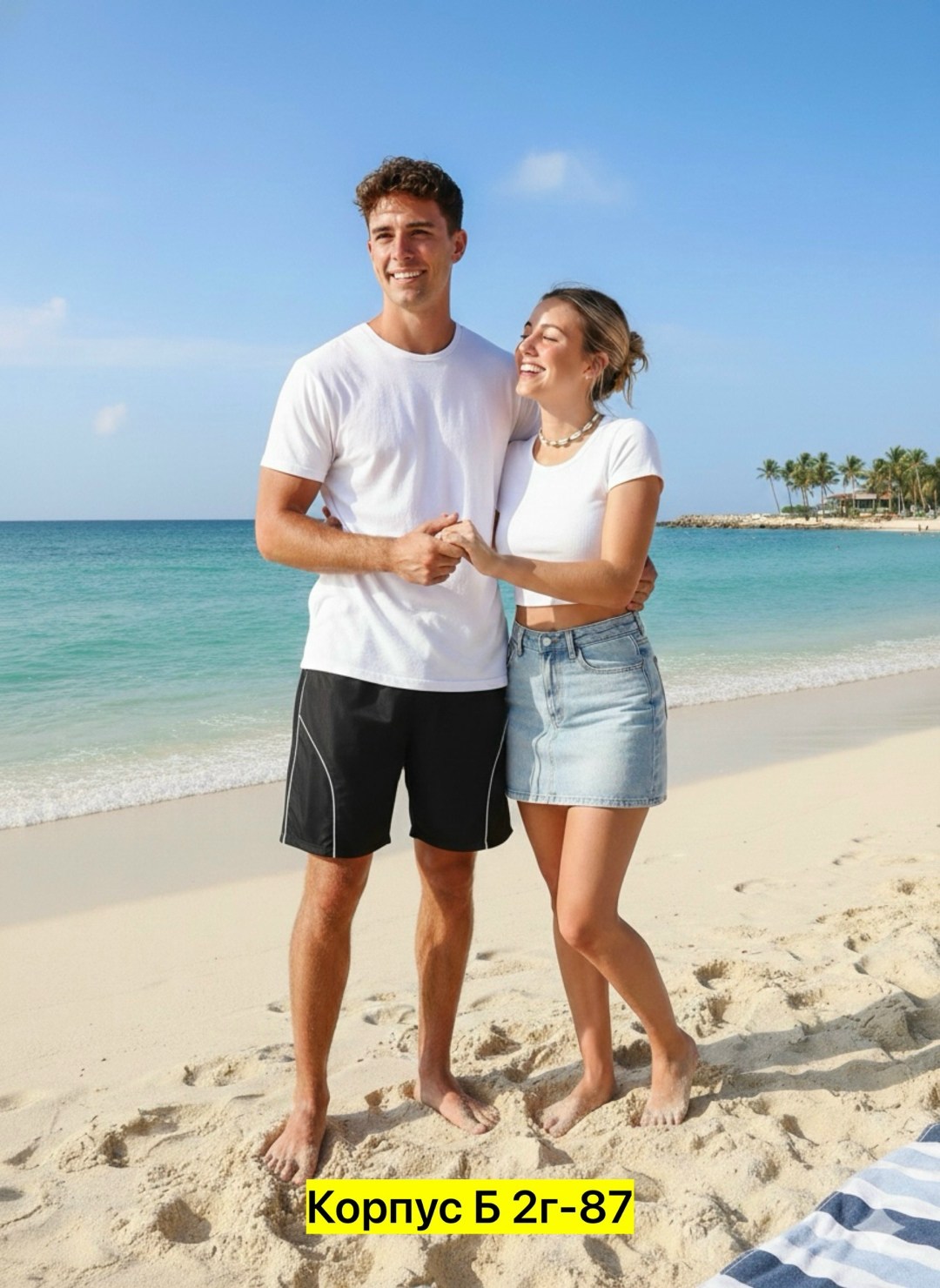 пара на пляже,couple on the beach,море пара,мужчина и женщина,футболка мужская белая