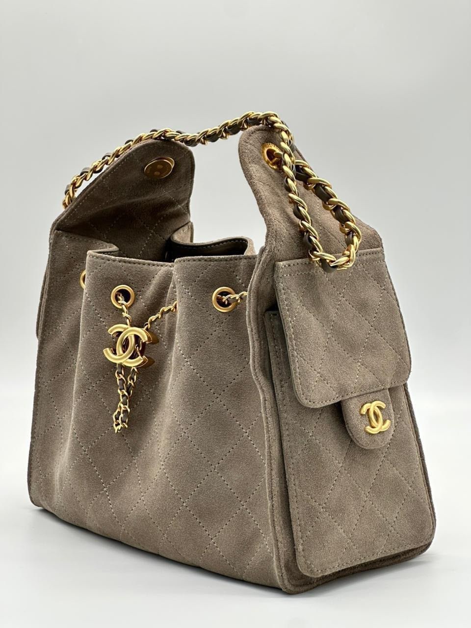 замшевая сумка chanel 25 medium бежевая,серая замшевая сумка chanel 25 small,замшевые женские сумки chanel,сумка chanel,женская замшевая сумка chanel 25 small