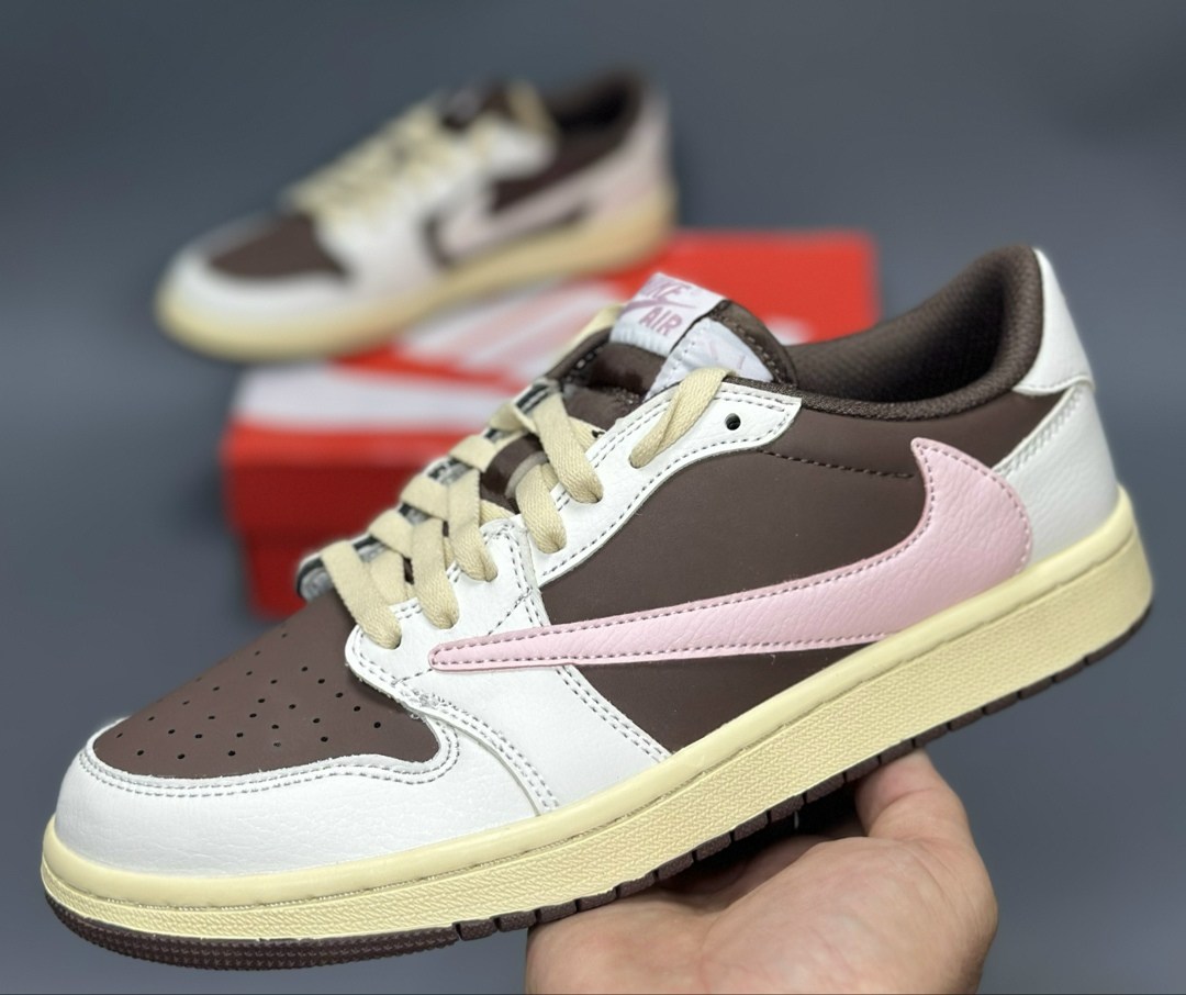 air jordan 1 low travis scott,nike air jordan 1 low travis scott,кроссовки nike air jordan 1 low x travis scott,nike air jordan 1 low travis scott reverse mocha,travis scott x nike air jordan 1 low
