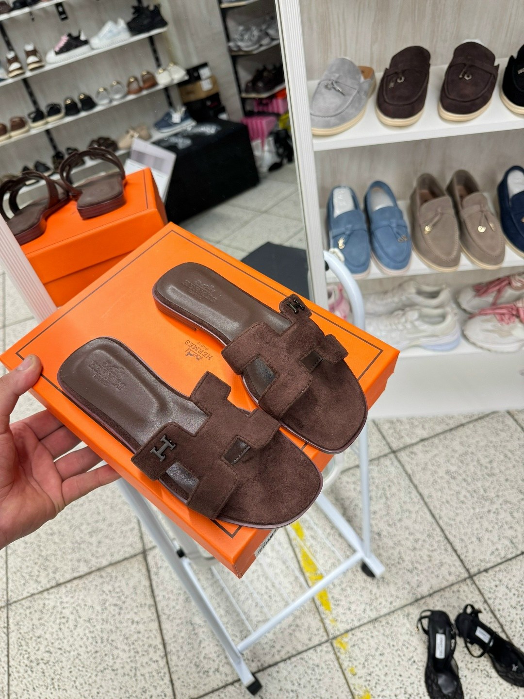 шлепанцы hermes,шлепки эрмес,шлепки эрмес оригинал,шлепки гермес женские,тапочки эрмес оригинал