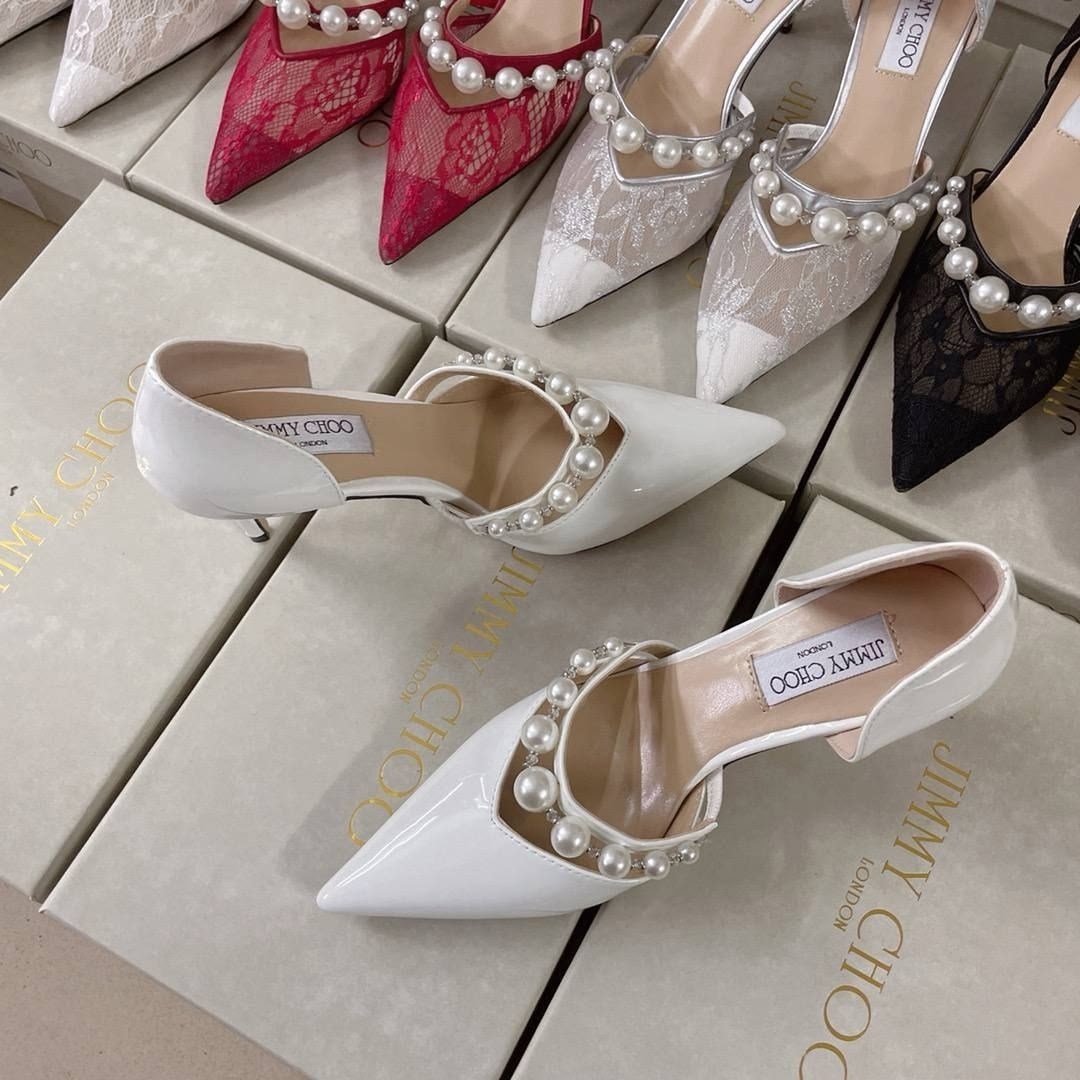 черные лаковые туфли jimmy choo с жемчугом,туфли jimmy choo,туфли женские jimmy choo,туфли на высоком каблуке прада jimmy choo,женские кожаные туфли jimmy choo 2026 черные с украшением под жемчуг