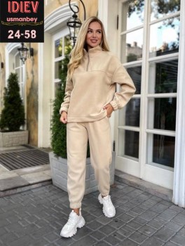 Костюм
