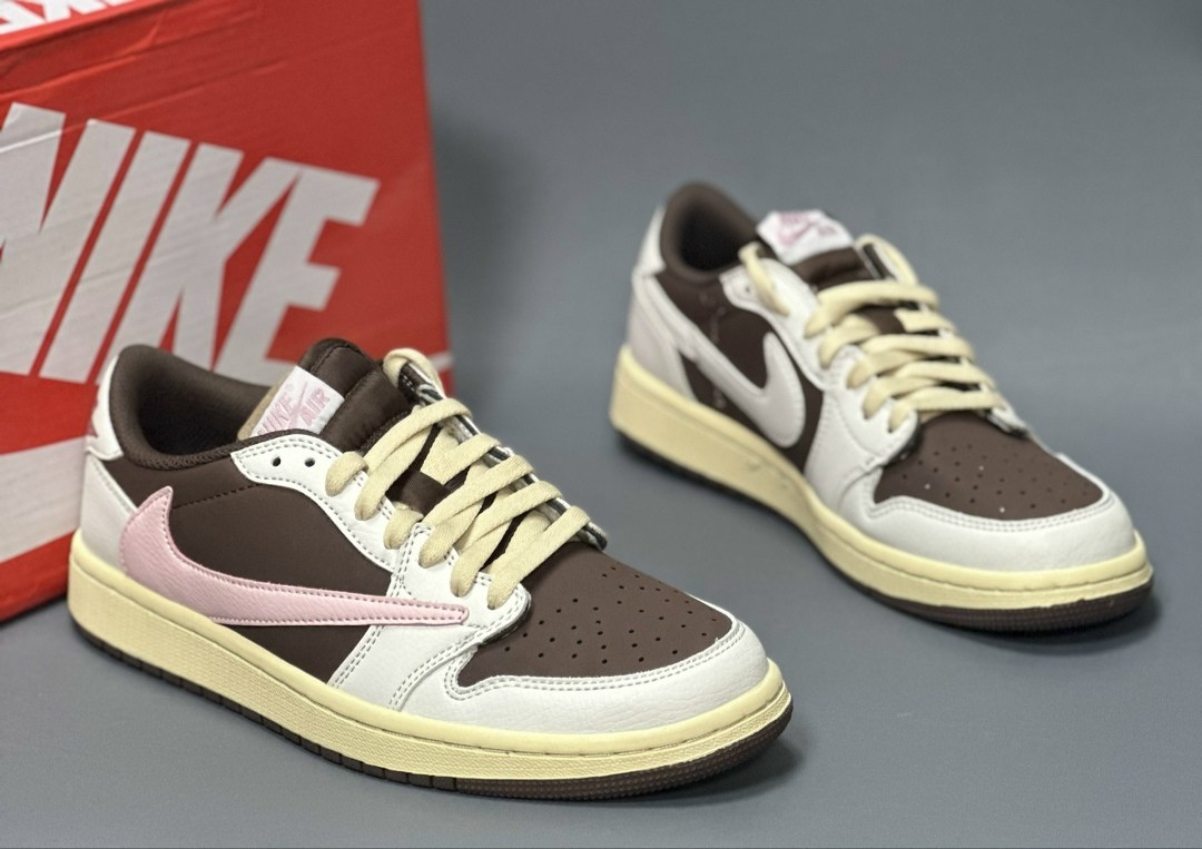 air jordan 1 low travis scott,nike air jordan 1 low travis scott,кроссовки nike air jordan 1 low x travis scott,nike air jordan 1 low travis scott reverse mocha,travis scott x nike air jordan 1 low