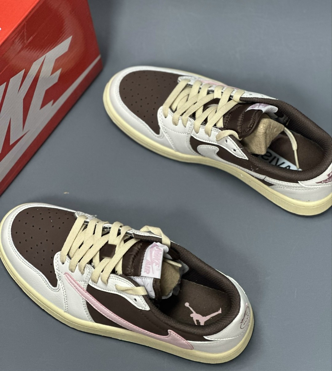 air jordan 1 low travis scott,nike air jordan 1 low travis scott,кроссовки nike air jordan 1 low x travis scott,nike air jordan 1 low travis scott reverse mocha,travis scott x nike air jordan 1 low
