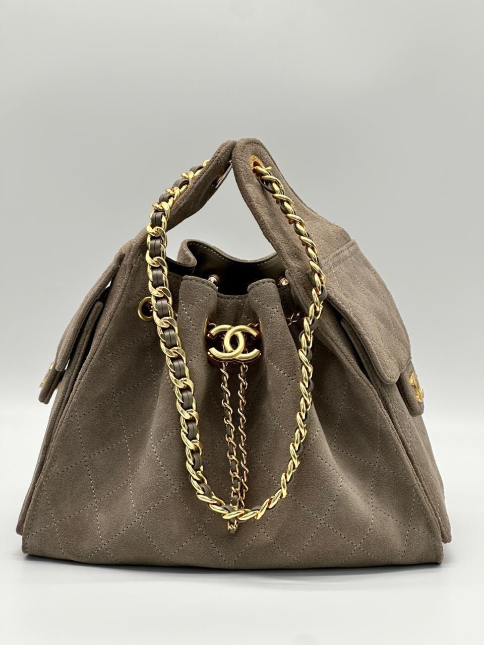 замшевая сумка chanel 25 medium бежевая,серая замшевая сумка chanel 25 small,замшевые женские сумки chanel,сумка chanel,женская замшевая сумка chanel 25 small