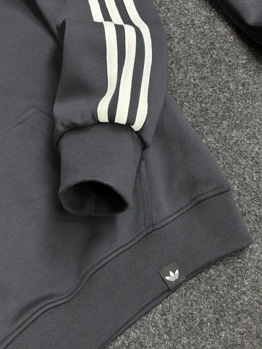 спортивный костюм adidas,спортивный мужской костюм adidas,теплый спортивный костюм adidas,спортивный костюм adidas черный теплый,костюм adidas