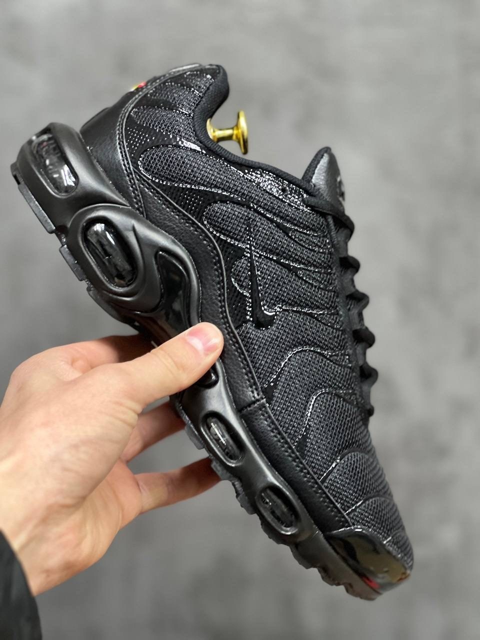 кроссовки nike air max tn plus,найк шокс суприм,кроссовки nike air max tn,мужские кроссовки nike air max tn plus,кроссовки nike air max plus