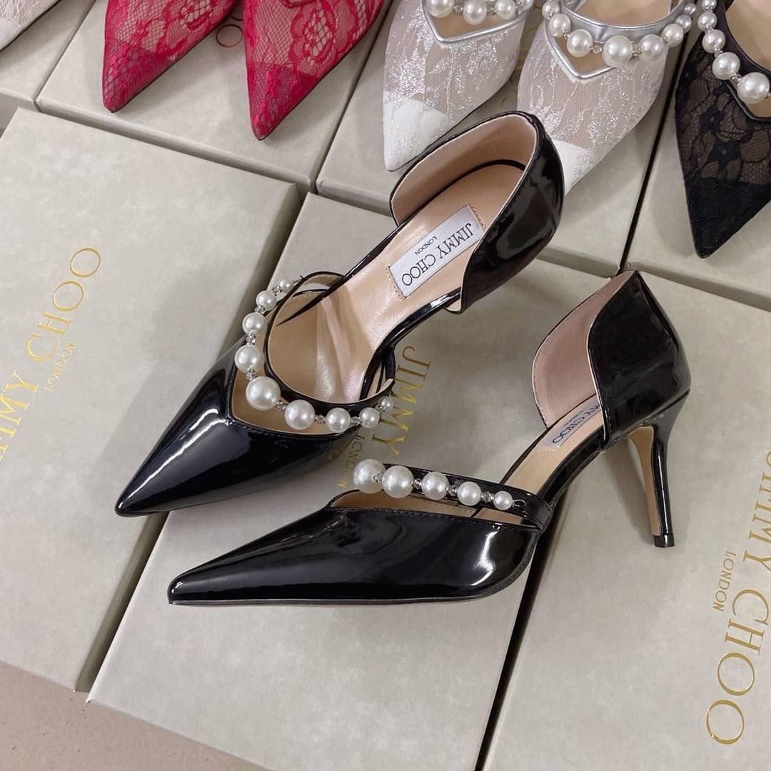 черные лаковые туфли jimmy choo с жемчугом,туфли jimmy choo,туфли женские jimmy choo,туфли на высоком каблуке прада jimmy choo,женские кожаные туфли jimmy choo 2026 черные с украшением под жемчуг