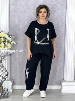 Костюм