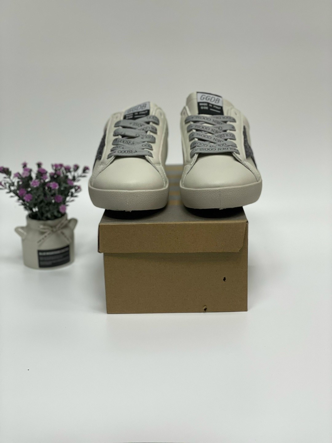 ,кроссовки golden goose,кеды golden goose,женские кроссовки,кроссовки стильные