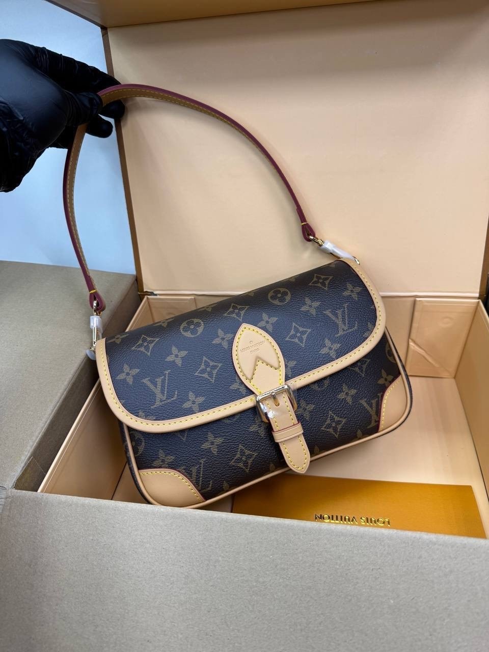 louis vuitton сумка на плечо,сумка louis vuitton,сумка луи виттон,сумка луи виттон diane,сумка louis vuitton женская