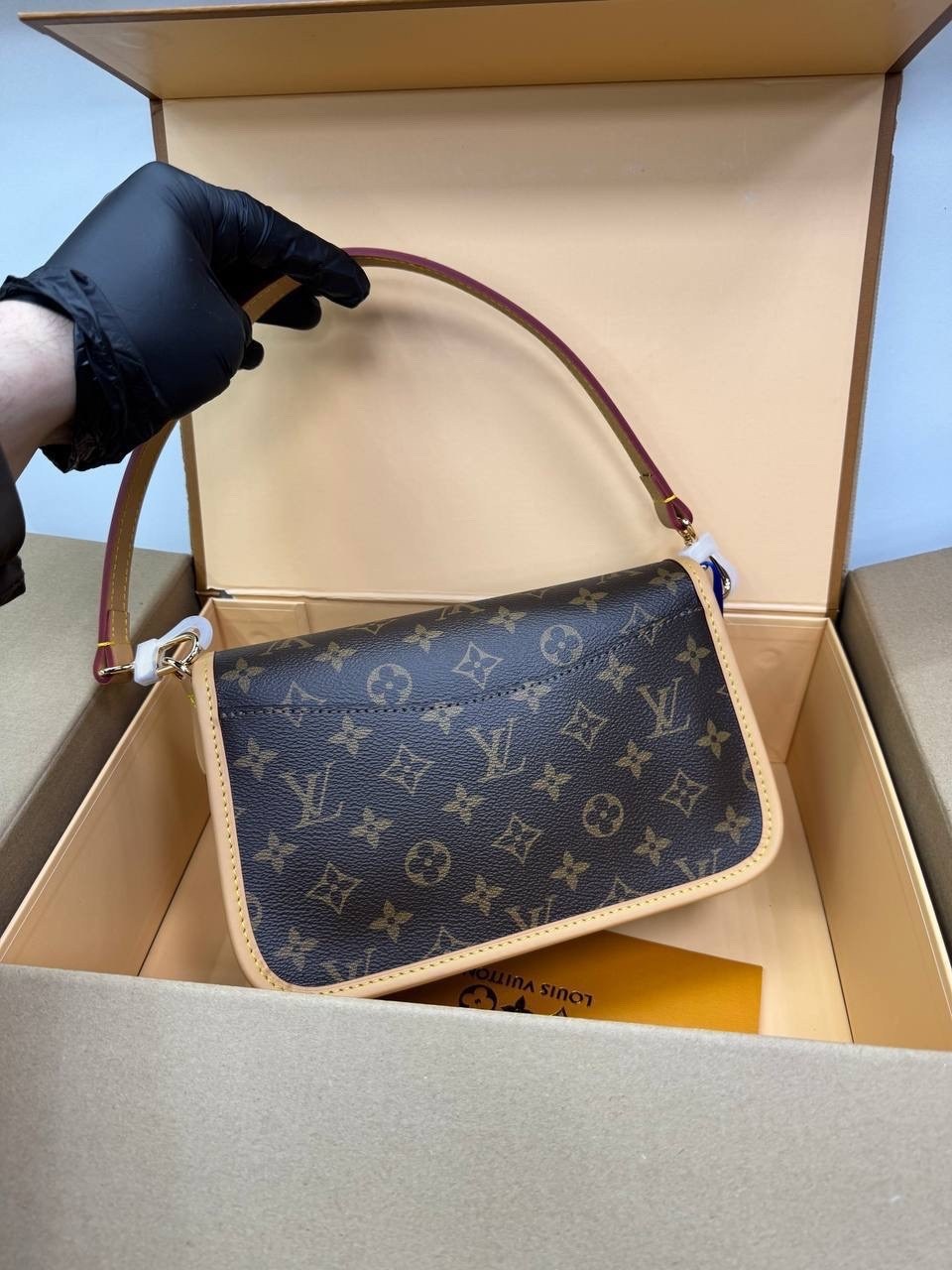 louis vuitton сумка на плечо,сумка louis vuitton,сумка луи виттон,сумка луи виттон diane,сумка louis vuitton женская
