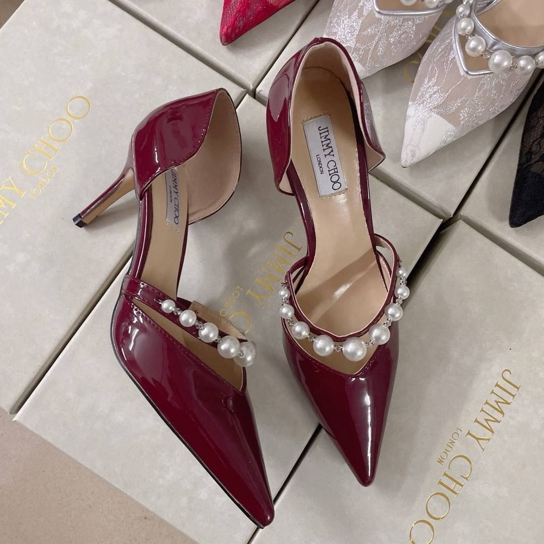 черные лаковые туфли jimmy choo с жемчугом,туфли jimmy choo,туфли женские jimmy choo,туфли на высоком каблуке прада jimmy choo,женские кожаные туфли jimmy choo 2026 черные с украшением под жемчуг