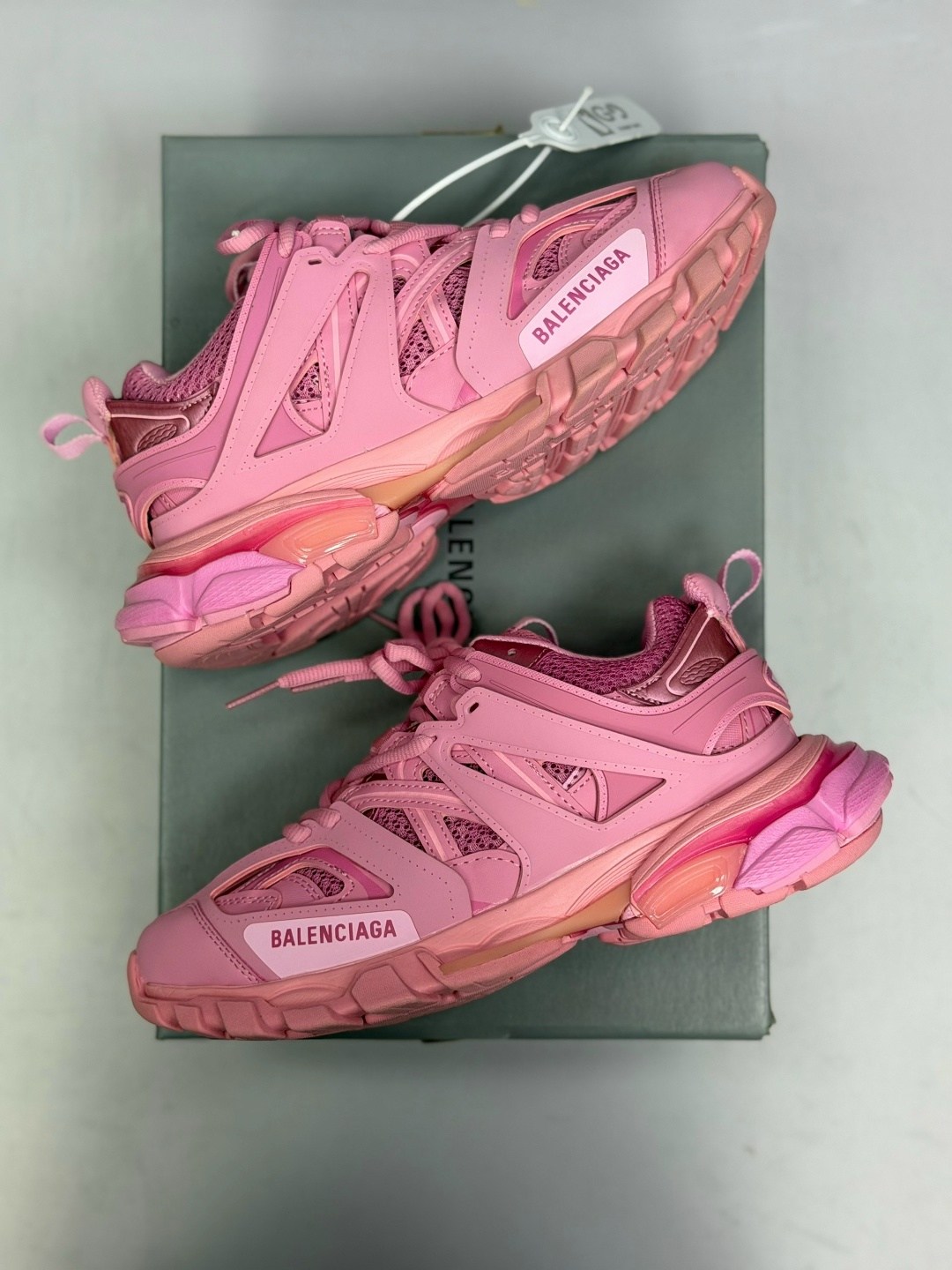 кроссовки женские balenciaga,баленсиага розовые,кроссовки баленсиага трек женские,кроссовки баленсиага трек розовые,кроссовки balenciaga