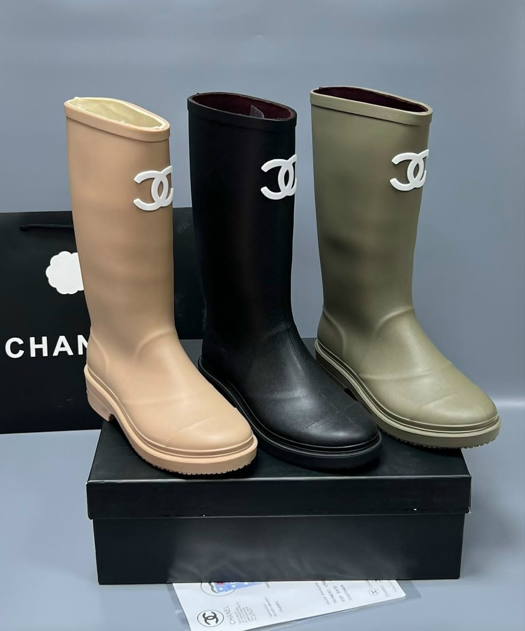 резиновые сапоги chanel,сапоги chanel,резиновые сапоги шанель,сапоги шанель,резиновые дождевые сапоги темно-бежевые женские chanel