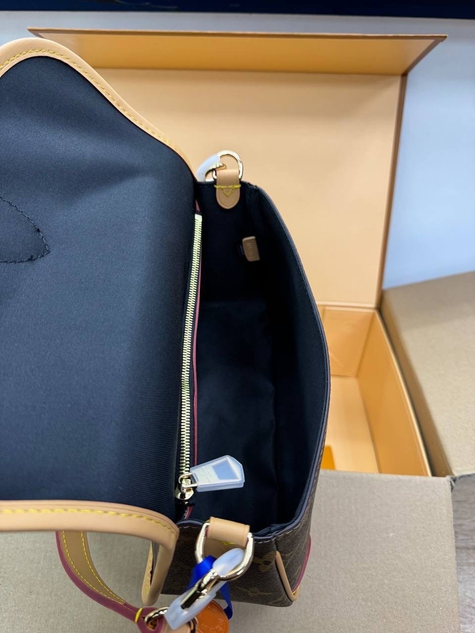 louis vuitton сумка на плечо,сумка louis vuitton,сумка луи виттон,сумка луи виттон diane,сумка louis vuitton женская