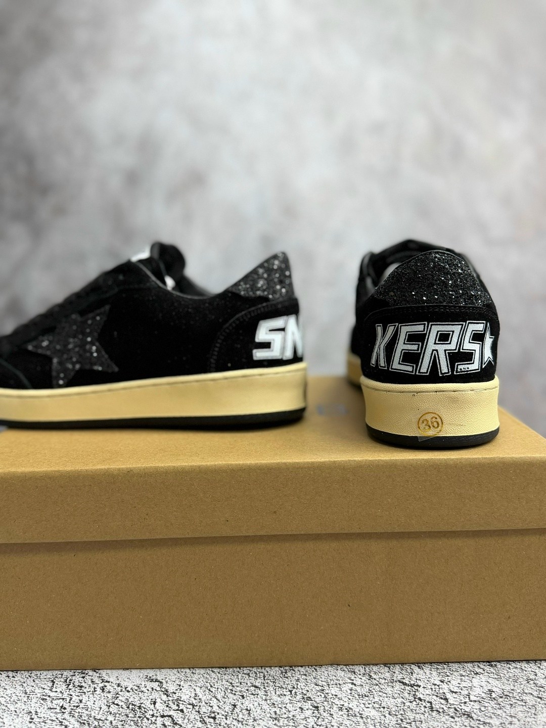 кроссовки golden goose,golden goose кеды,golden goose чёрные женские замшевые кеды hi star,,golden goose замшевые кеды hi star цвет чёрный