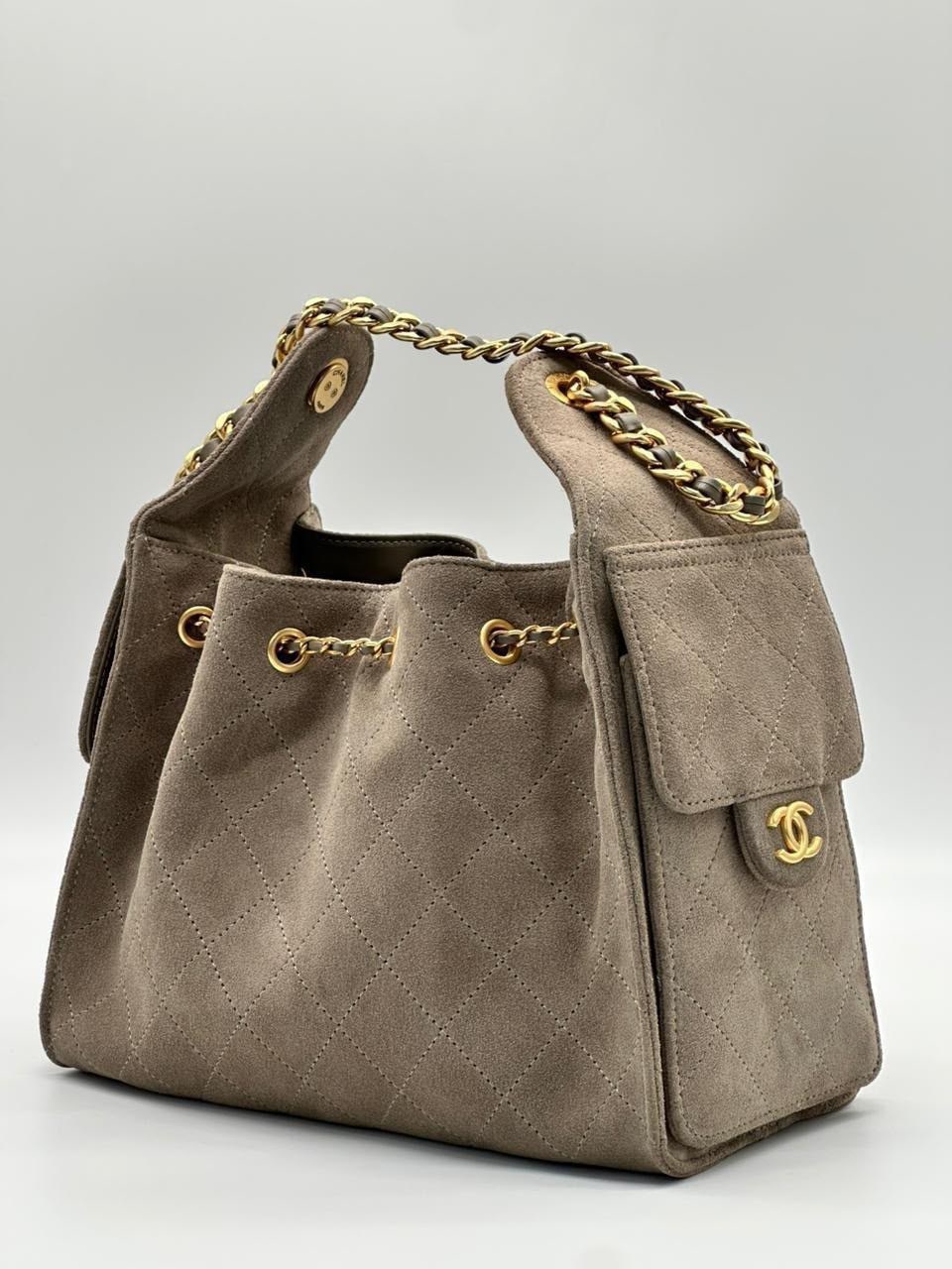 замшевая сумка chanel 25 medium бежевая,серая замшевая сумка chanel 25 small,замшевые женские сумки chanel,сумка chanel,женская замшевая сумка chanel 25 small
