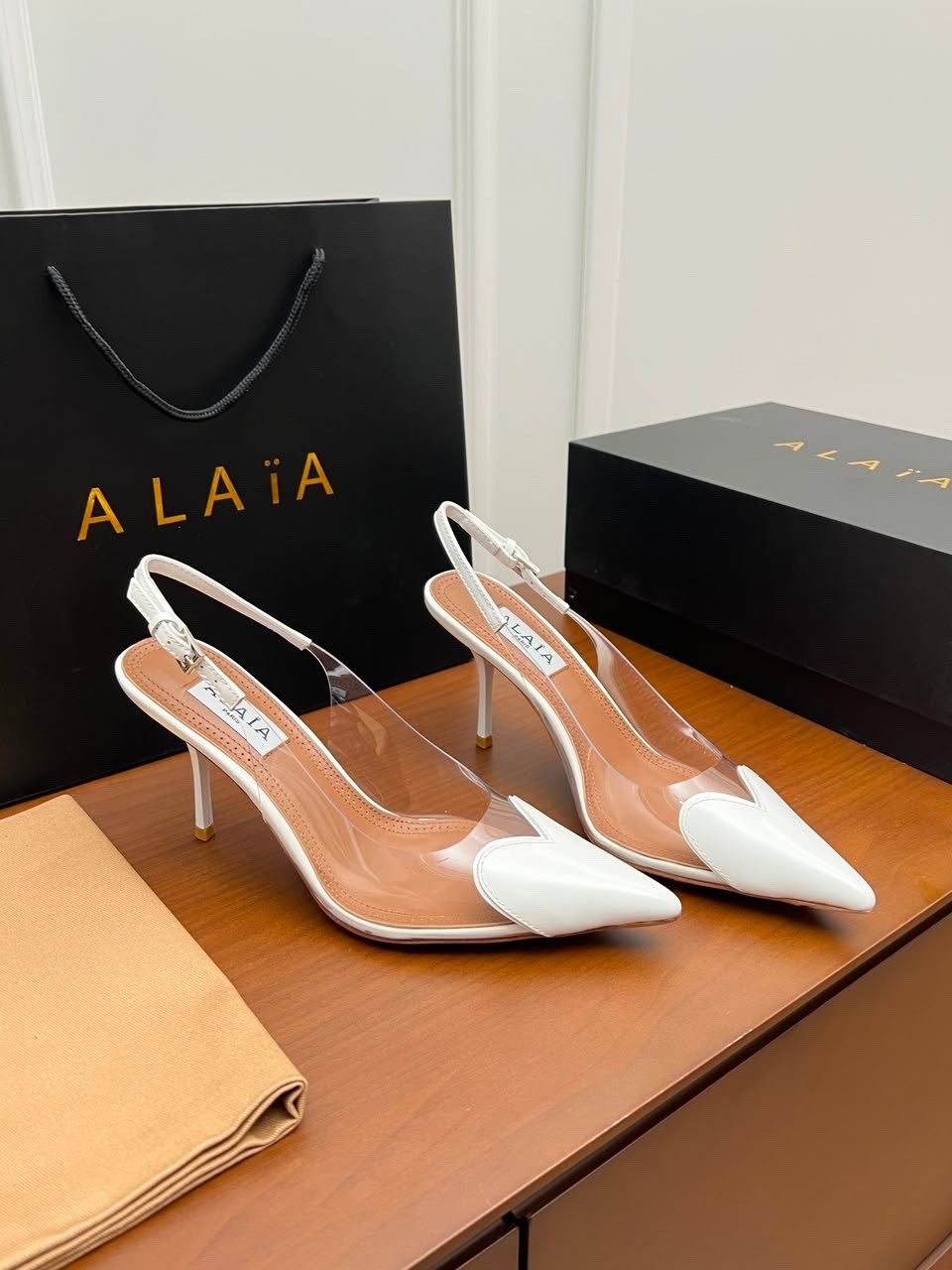 туфли alaia,босоножки alaia,туфли прозрачные,туфли лодочка,стильные туфли