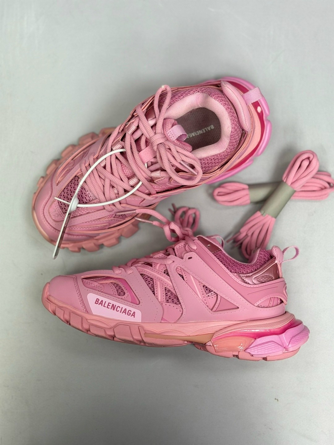 кроссовки женские balenciaga,баленсиага розовые,кроссовки баленсиага трек женские,кроссовки баленсиага трек розовые,кроссовки balenciaga