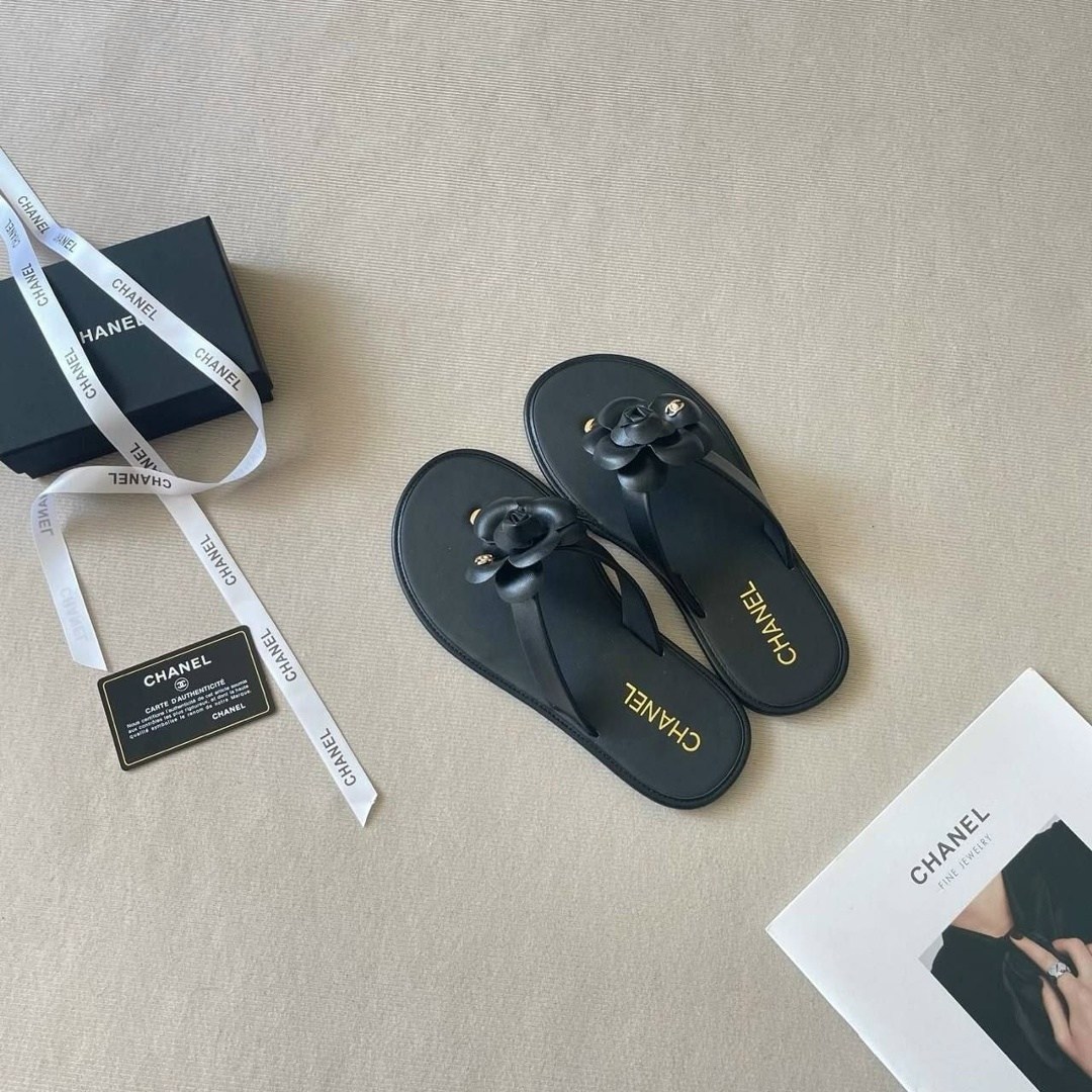 шлепанцы chanel,,шлепанцы женские,босоножки chanel,тапочки модные