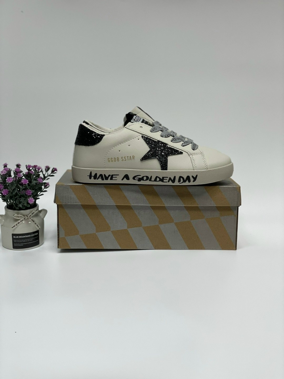 ,кроссовки golden goose,кеды golden goose,женские кроссовки,кроссовки стильные
