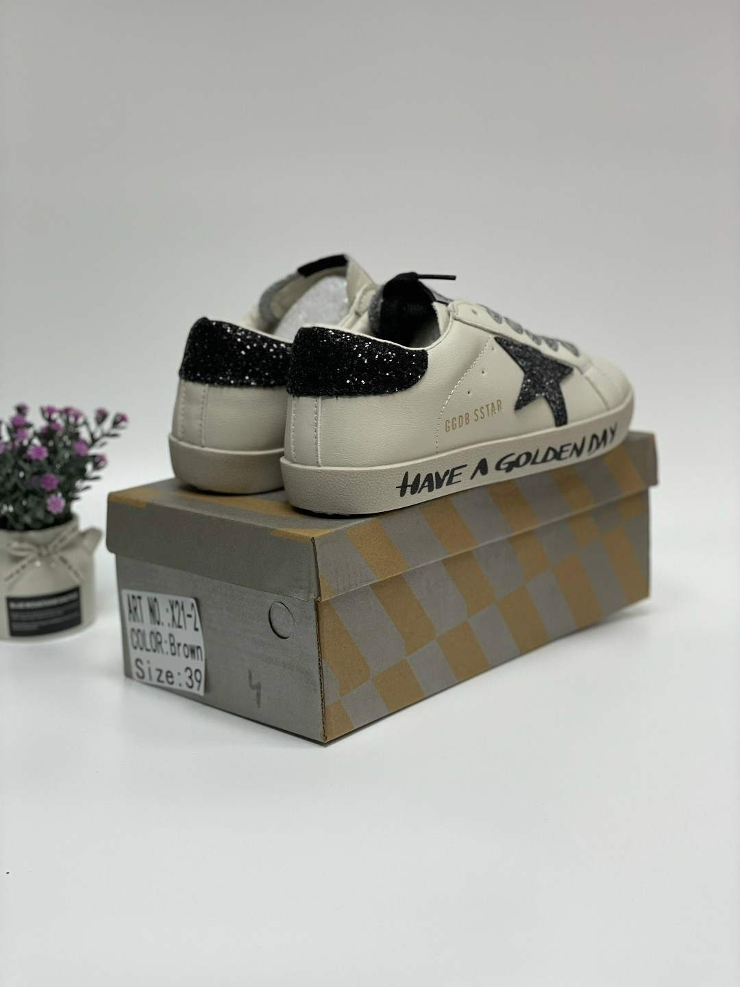 ,кроссовки golden goose,кеды golden goose,женские кроссовки,кроссовки стильные