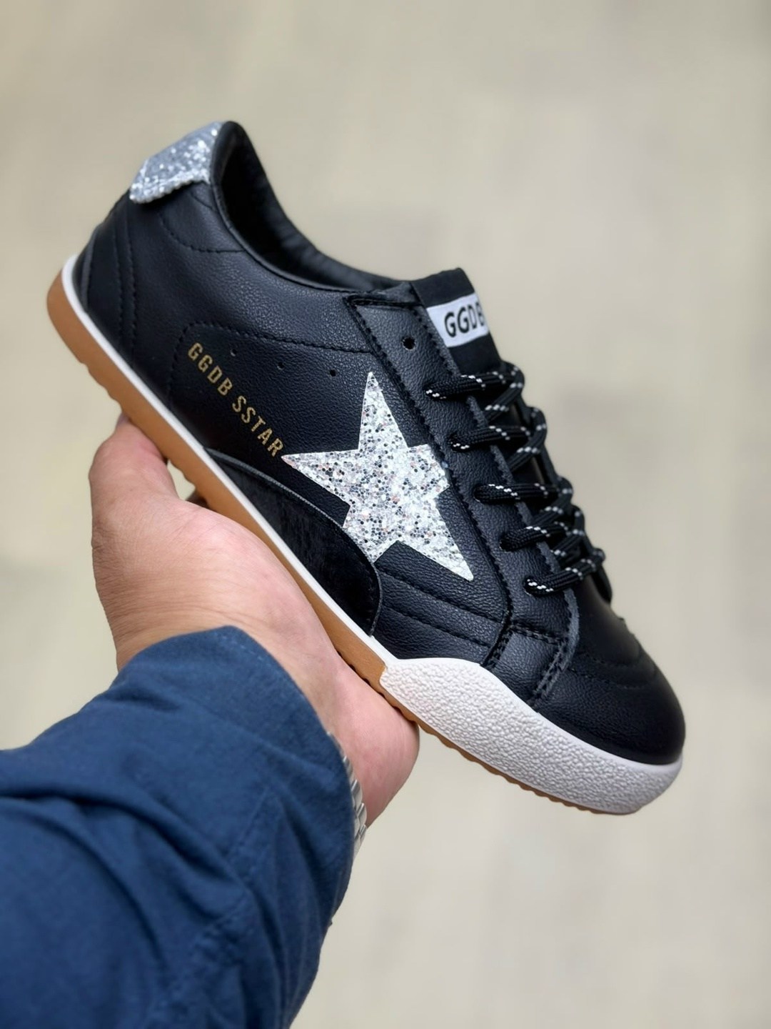 ,кроссовки golden goose,кожаные кроссовки golden goose super star,golden goose кеды hi star на платформе черный,кроссовка мужской
