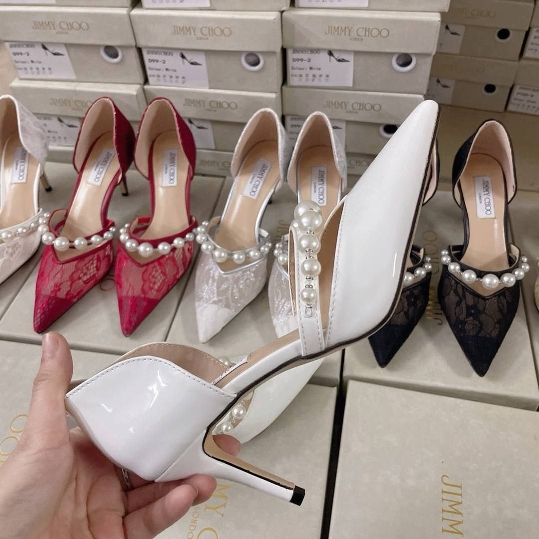 черные лаковые туфли jimmy choo с жемчугом,туфли jimmy choo,туфли женские jimmy choo,туфли на высоком каблуке прада jimmy choo,женские кожаные туфли jimmy choo 2026 черные с украшением под жемчуг