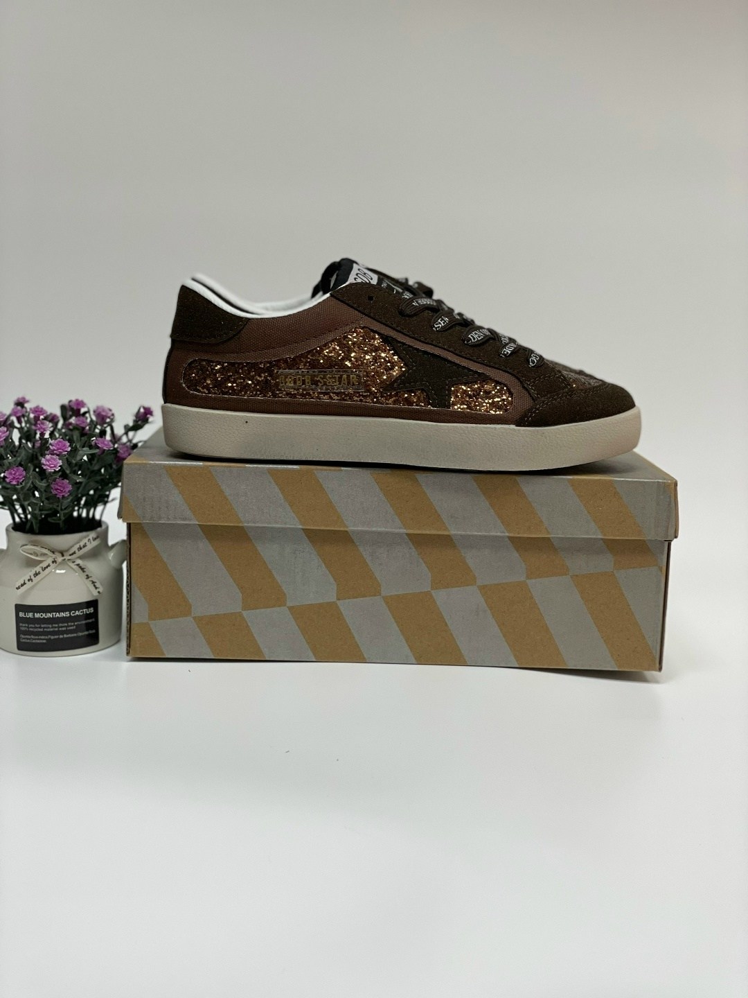 ,женская ,женские кроссовки,обуви,кеды golden goose
