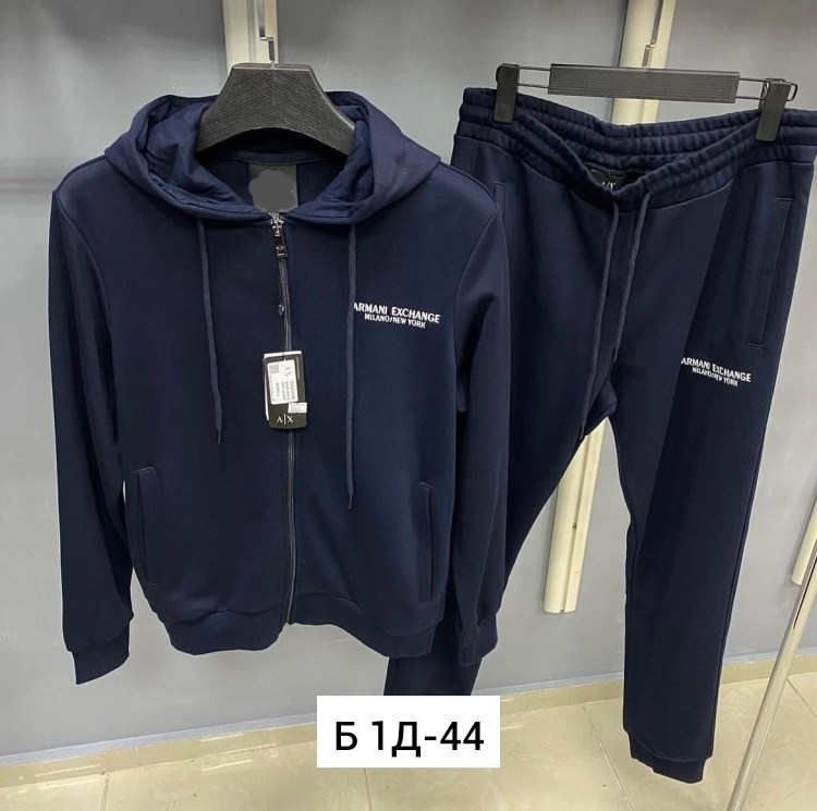 спортивный костюм мужской,спортивный костюм armani,спортивные костюмы для мужчин,костюм dolce & gabbana спортивный мужской,мужская спортивная одежда  москва