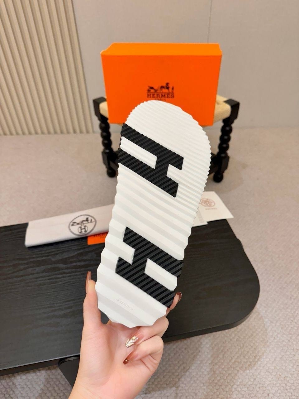 сандалии hermes,hermes сандалии мужские,босоножки hermes,hermes шлепанцы,сандали hermes