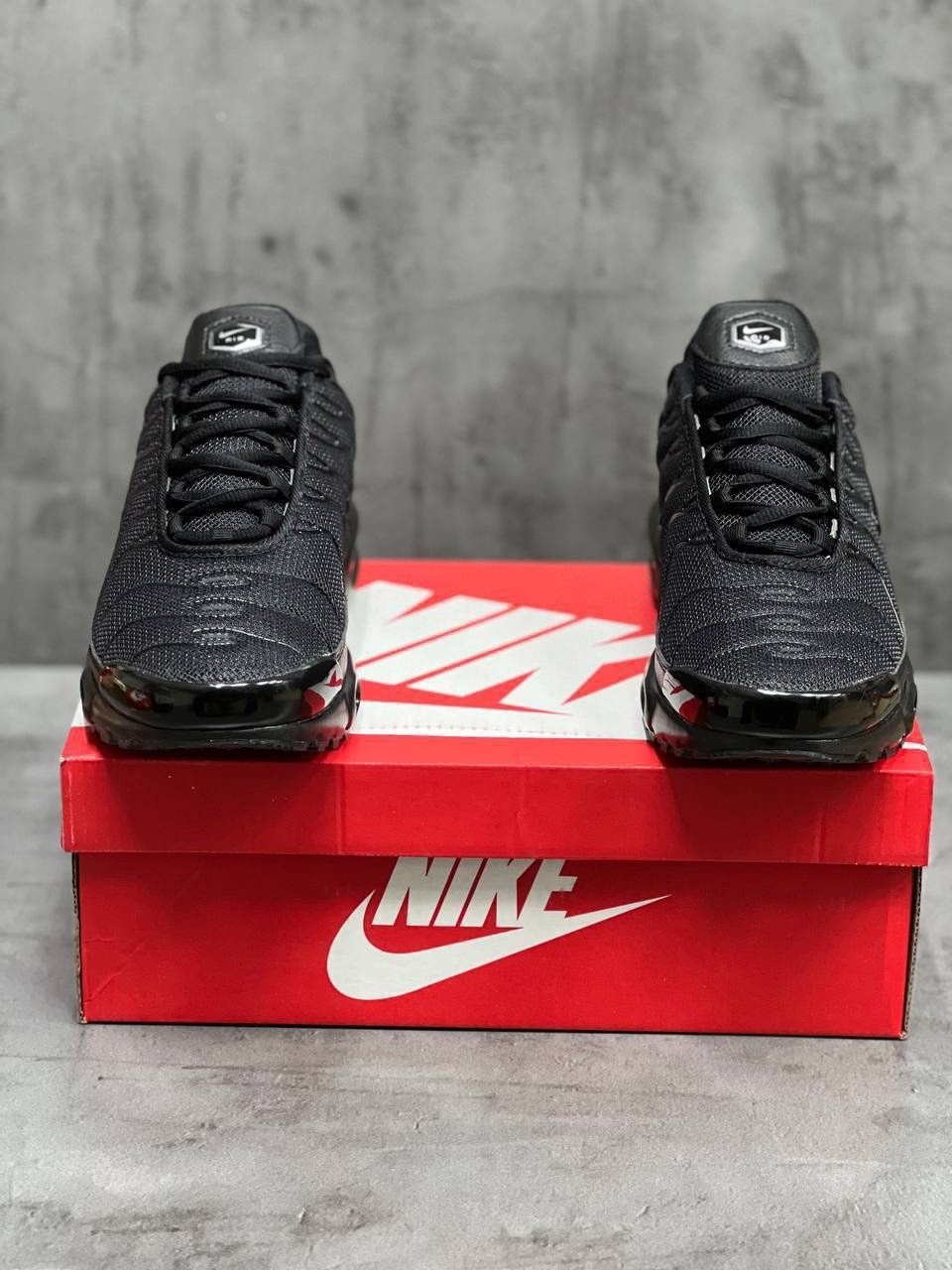 кроссовки nike air max tn plus,найк шокс суприм,кроссовки nike air max tn,мужские кроссовки nike air max tn plus,кроссовки nike air max plus