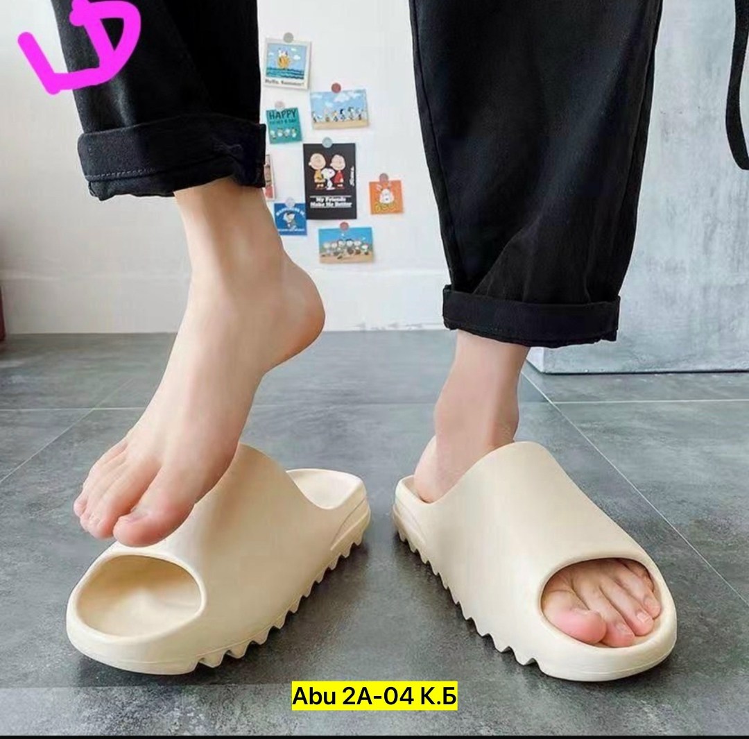 шлепки yeezy slide,шлепанцы унисекс,модные тапочки,резиновые тапочки тренд 2026,тапочки yeezy slide бежевые