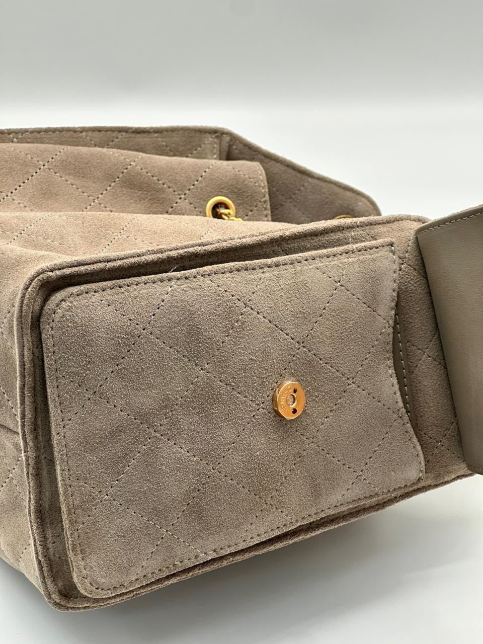замшевая сумка chanel 25 medium бежевая,серая замшевая сумка chanel 25 small,замшевые женские сумки chanel,сумка chanel,женская замшевая сумка chanel 25 small