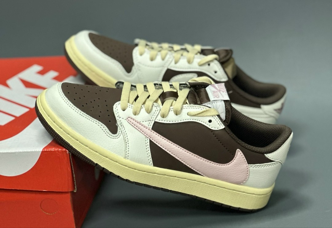 air jordan 1 low travis scott,nike air jordan 1 low travis scott,кроссовки nike air jordan 1 low x travis scott,nike air jordan 1 low travis scott reverse mocha,travis scott x nike air jordan 1 low