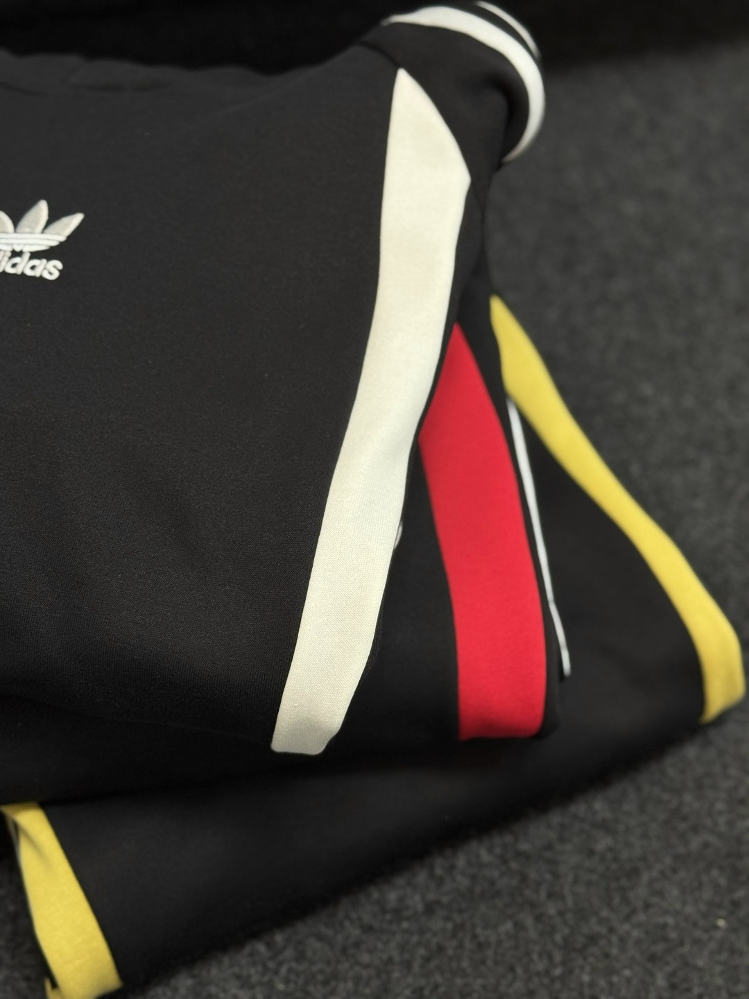 adidas спортивный костюм,спортивный костюм мужской adidas,спортивные костюмы мужские,спортивные костюм,спортивный костюм адидас
