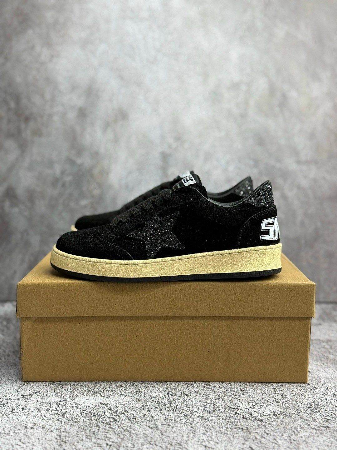 кроссовки golden goose,golden goose кеды,golden goose чёрные женские замшевые кеды hi star,,golden goose замшевые кеды hi star цвет чёрный