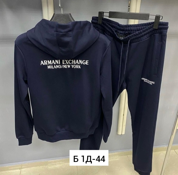 спортивный костюм мужской,спортивный костюм armani,спортивные костюмы для мужчин,костюм dolce & gabbana спортивный мужской,мужская спортивная одежда  москва