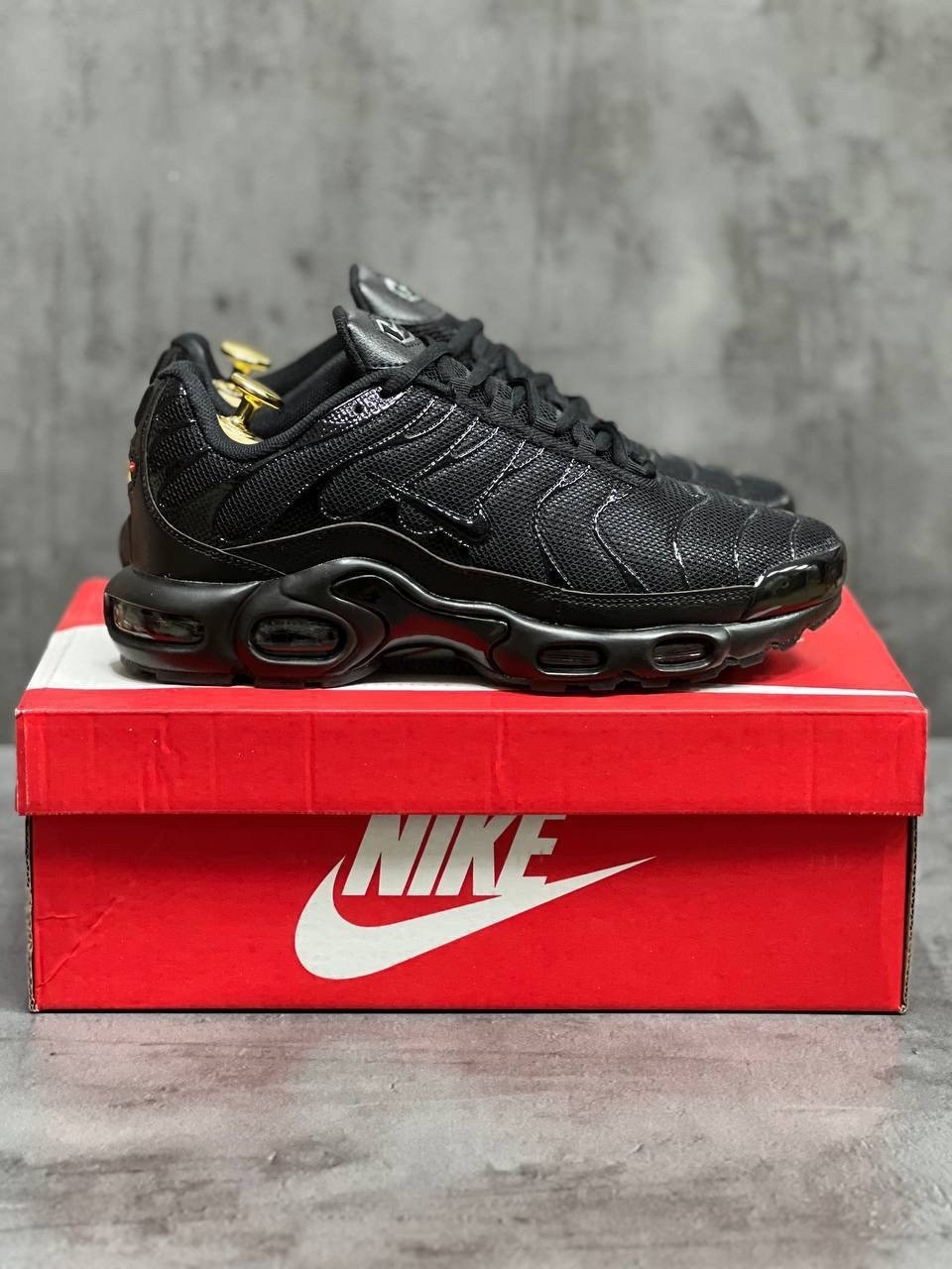 кроссовки nike air max tn plus,найк шокс суприм,кроссовки nike air max tn,мужские кроссовки nike air max tn plus,кроссовки nike air max plus