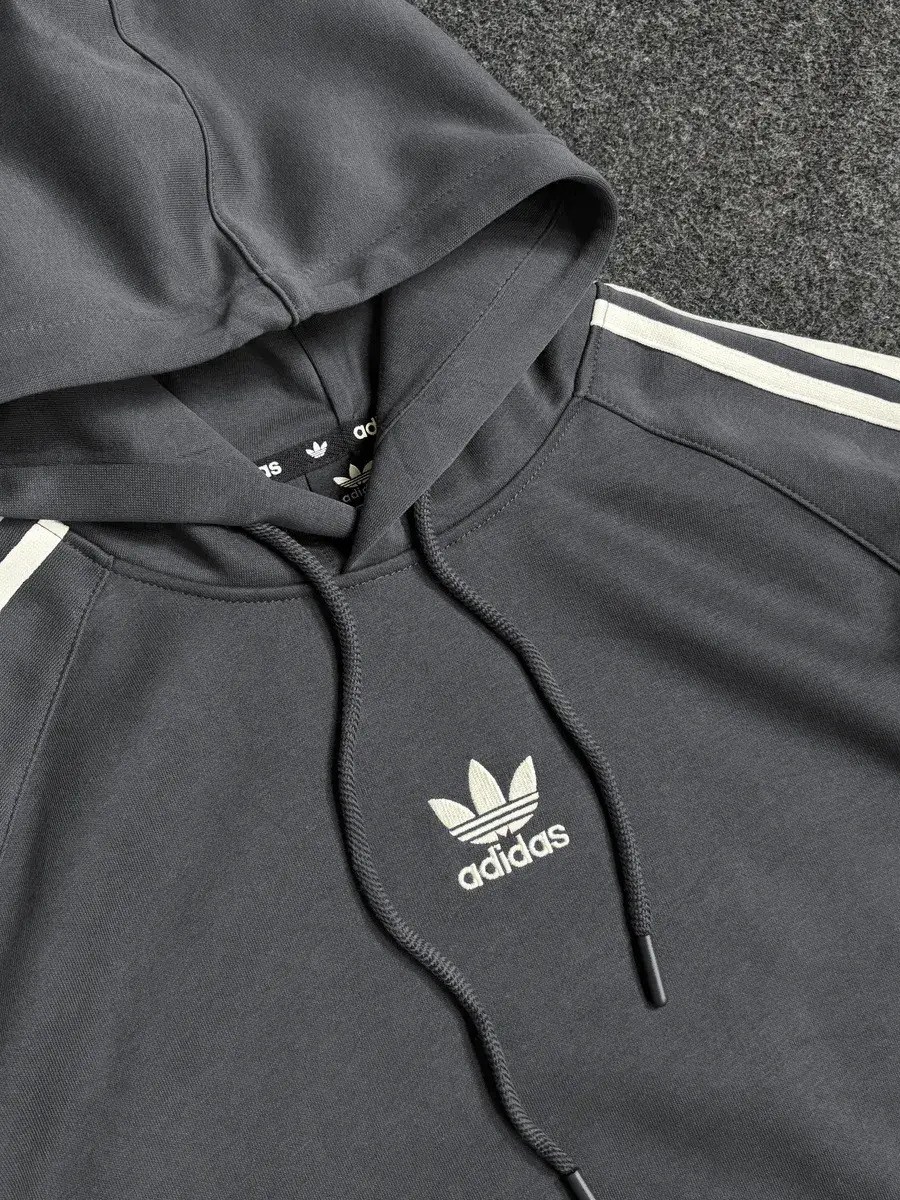 спортивный костюм adidas,спортивный мужской костюм adidas,теплый спортивный костюм adidas,спортивный костюм adidas черный теплый,костюм adidas